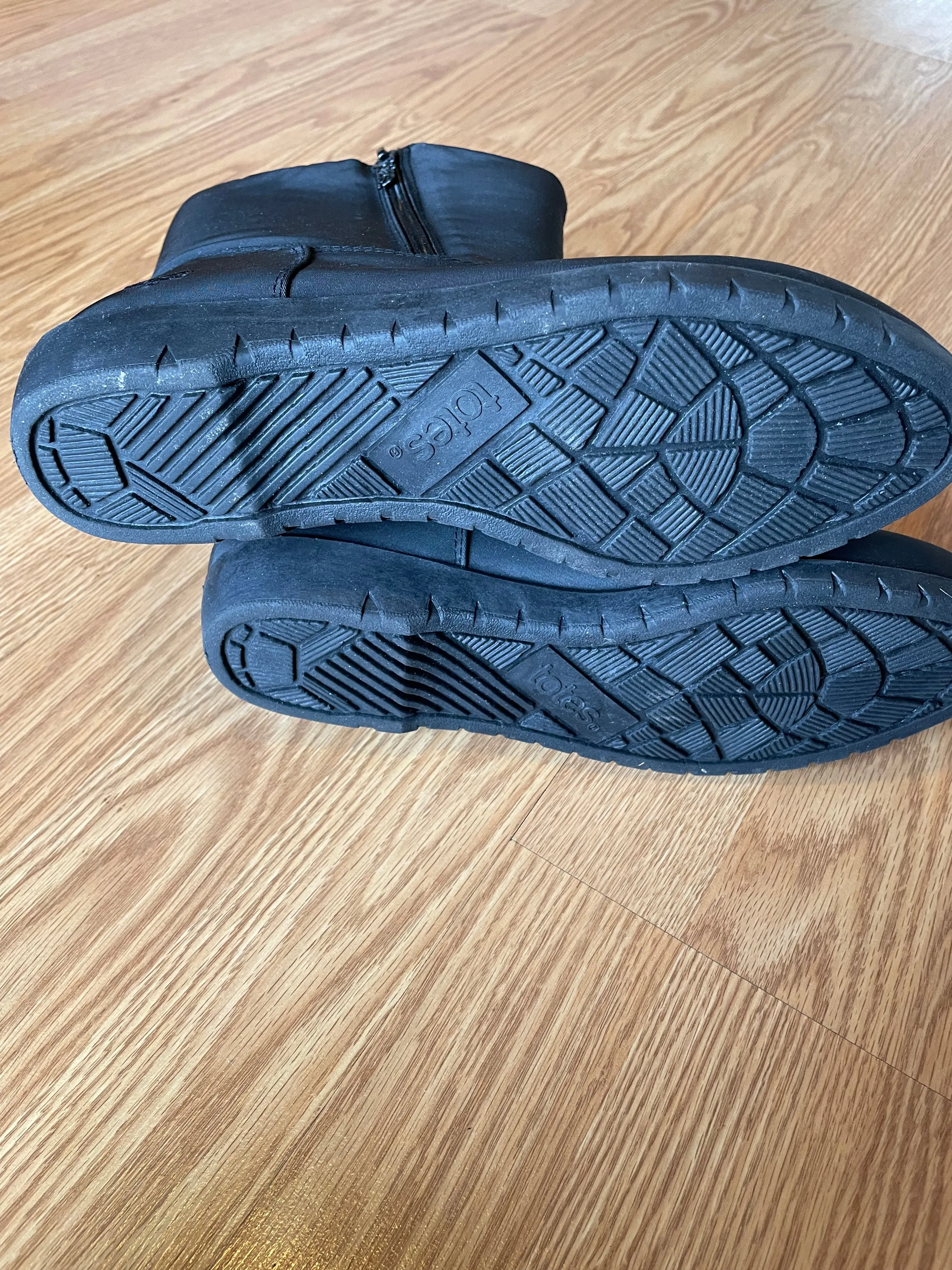 NEW Totes Roseanne Waterproof Boot (10M)